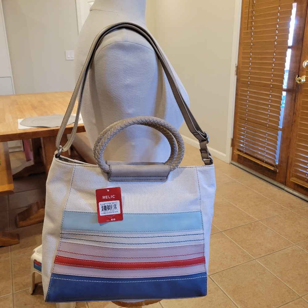 💮NWT~ RELIC TOTE BAG - Picture 3 of 8